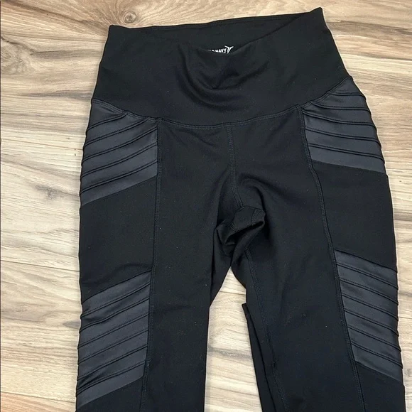 Old Navy Black Quilted-Panel Active Leggings for Kids - Picture 4 of 6